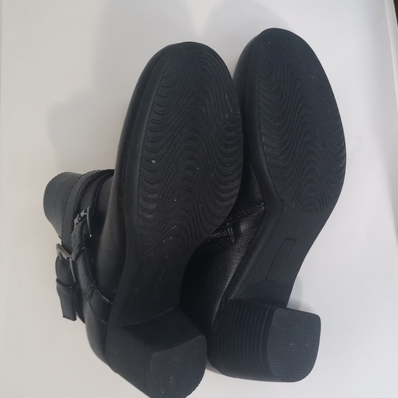 Croft & Barrow Bertha Black Ortholite Black Ankle Boots size 7.5 M - Picture 5 of 9